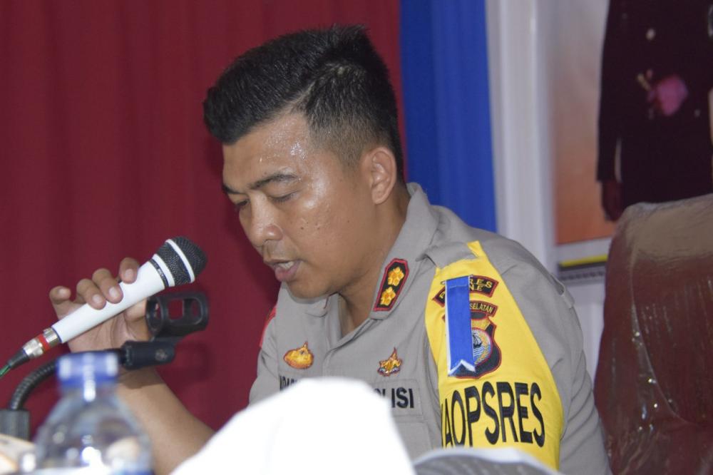 Kerahkan 230 Personil, Polres Bone Pastikan Situasi Kondusif di Malam Tahun Baru