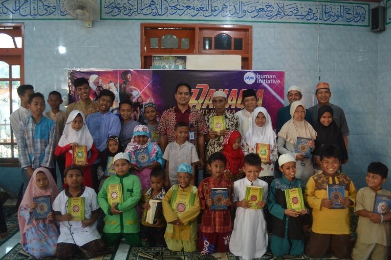 Ramadhan, PKPU HI Kaltim Bahagiakan Anak Yatim dan Lansia Terdampak Kebakaran