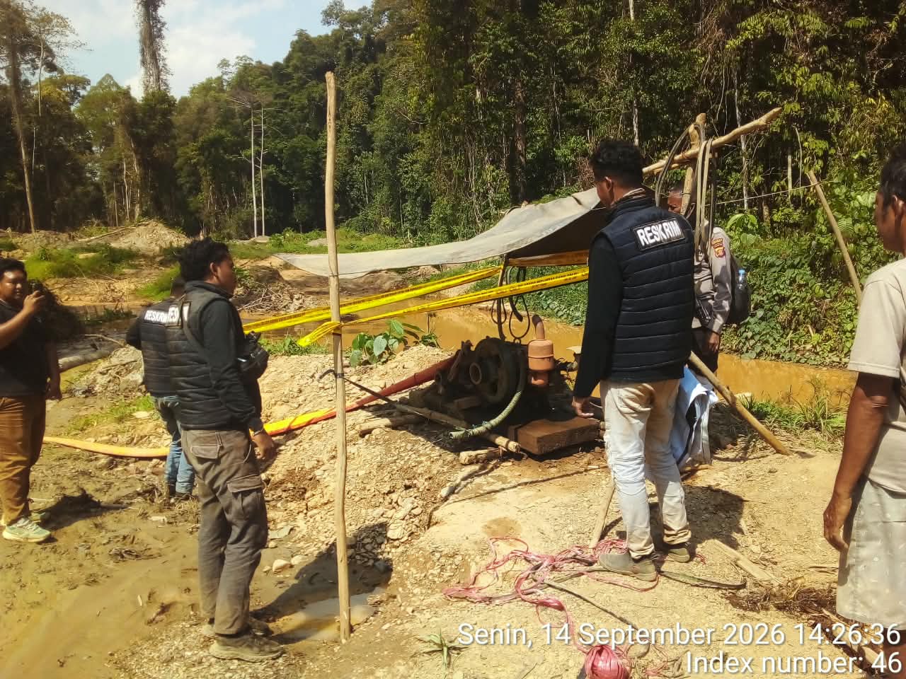 Tim gabungan Polres Paser menemukan sejumlah perangkat yang berkaitan dengan aktivitas tambang emas ilegal. Foto: Istimewa 