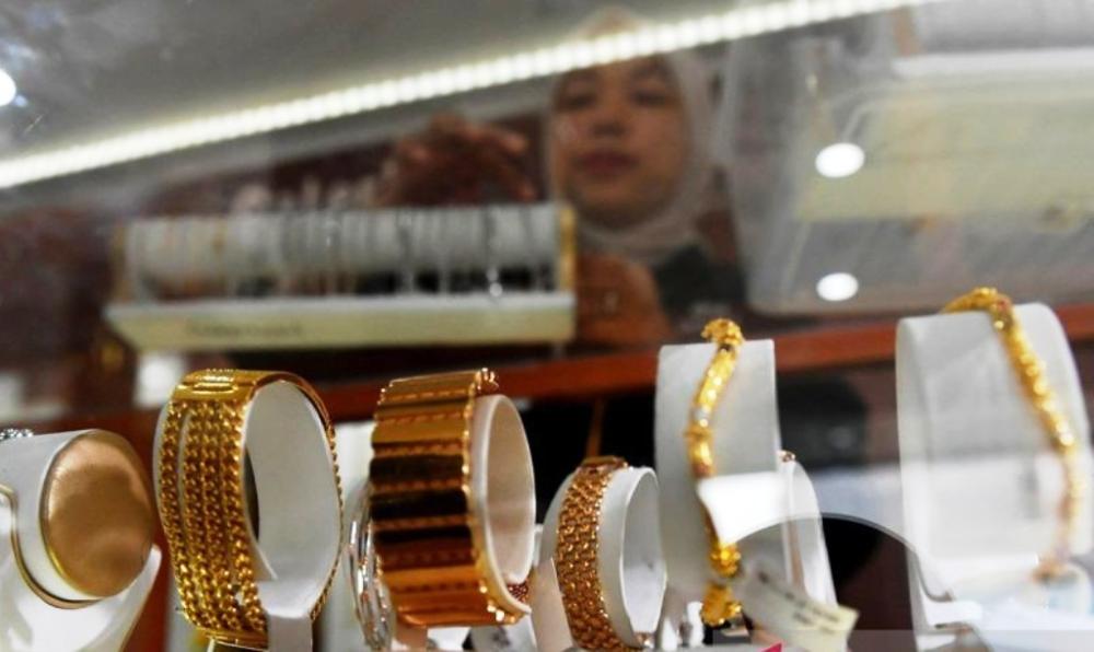 Harga Emas Jumat Ini Anjlok Lagi
