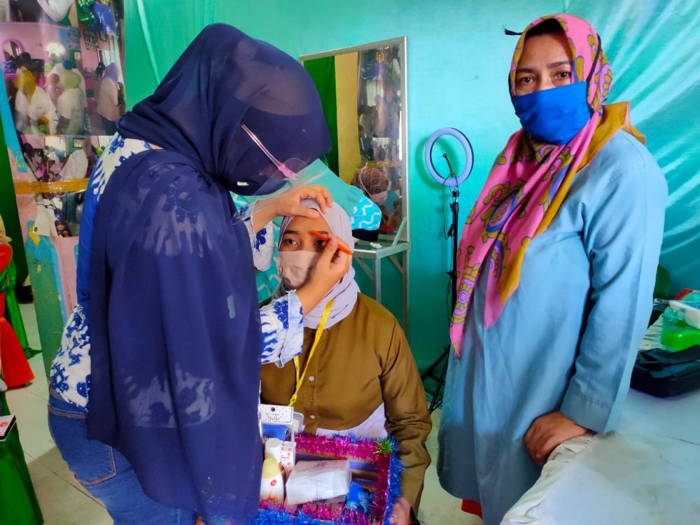 Inilah LPK yang Didapuk Disnaker Bontang Beri Pelatihan Tata Rias Pengantin Hijab