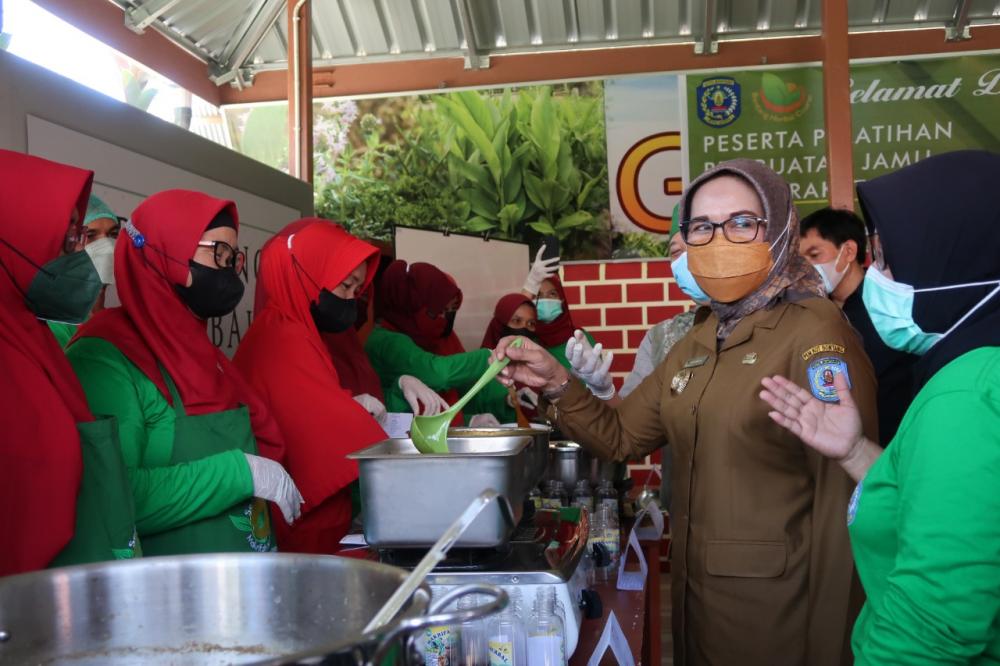 Buka Pelatihan Jamu Toga, Wawali Najirah Minta Peserta Tidak Berpuas Diri