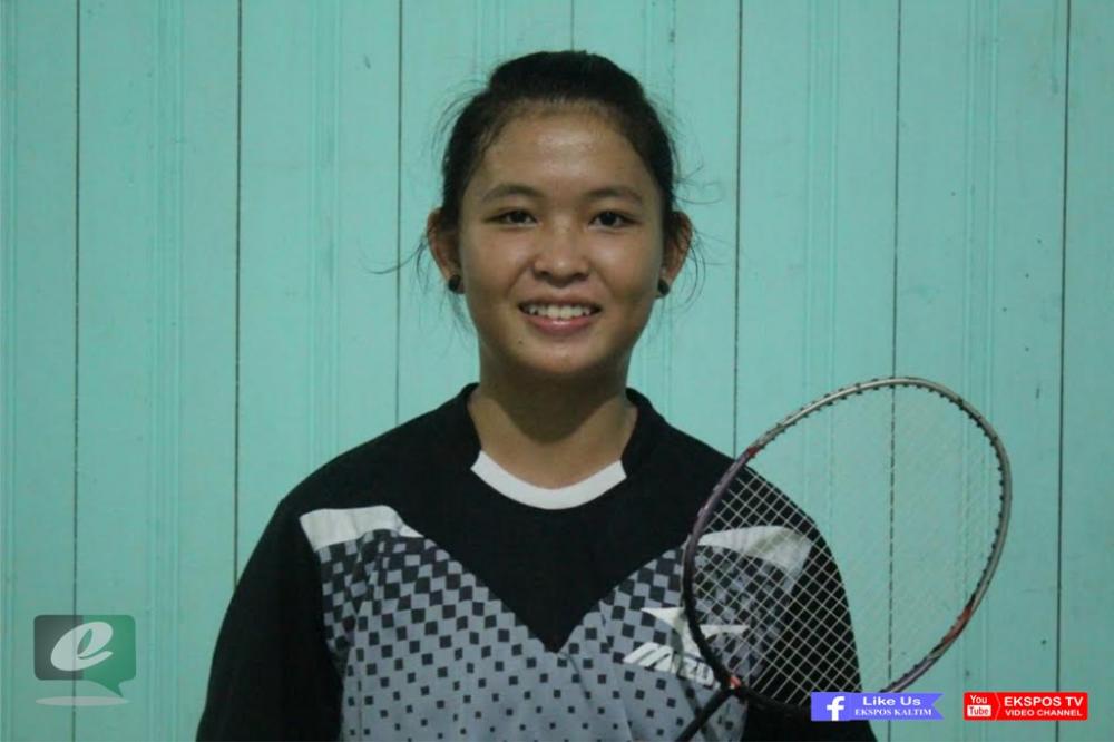 Giat berlatih Badminton, Desi Bercita-Cita Mengangkat Nama Daerahnya 