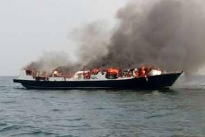 Berisi 181 Orang, Kapal Penumpang Terbakar di Maluku Utara