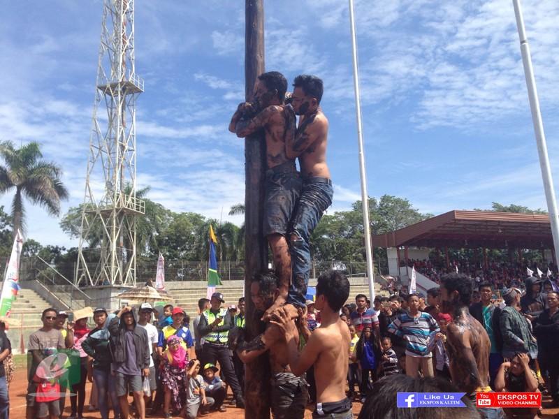 WARGA : MAU MENANG MAU KALAH TIDAK PEDULI, YANG PENTING KAMI HAPPY