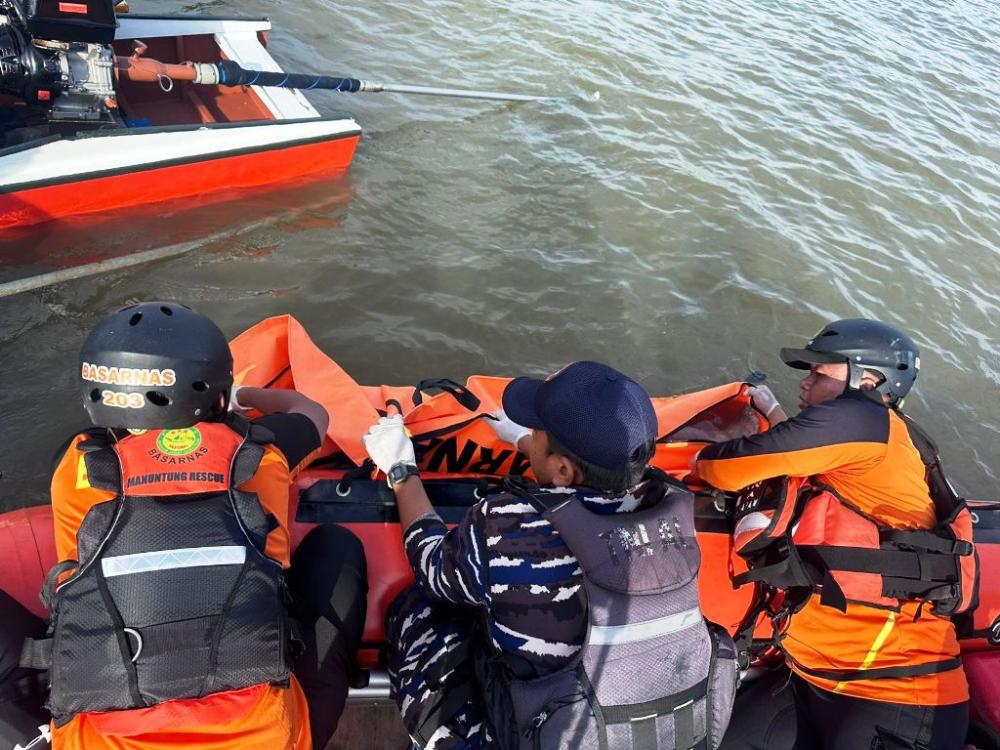Cari Udang, Nelayan Muara Badak Terseret Arus Saat Perahu Hanyut
