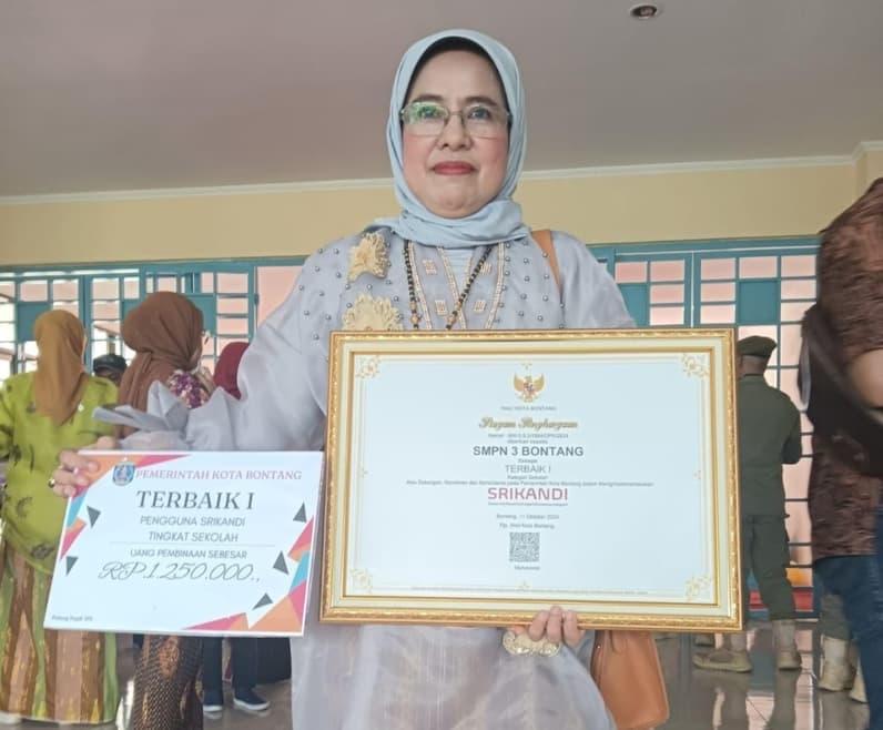 SMPN 3 Bontang Sabet Juara I Pengguna Aplikasi Srikandi