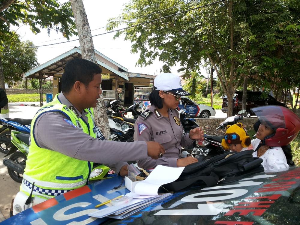GELAR RAZIA RUTIN, SATLANTAS POLRES BONTANG AMANKAN 37 PENGENDARA RODA DUA 