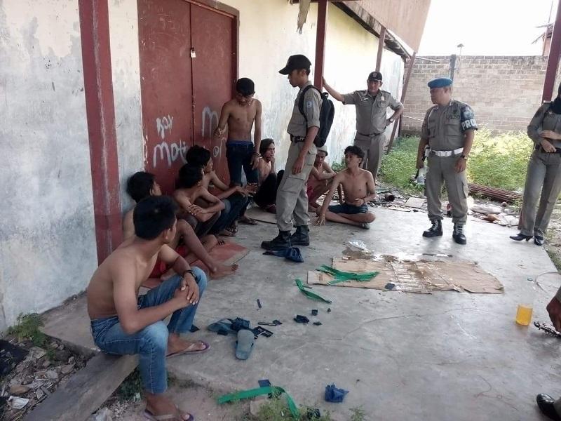 Delapan Remaja Ditangkap saat Pesta Lem dan Miras Oplosan  