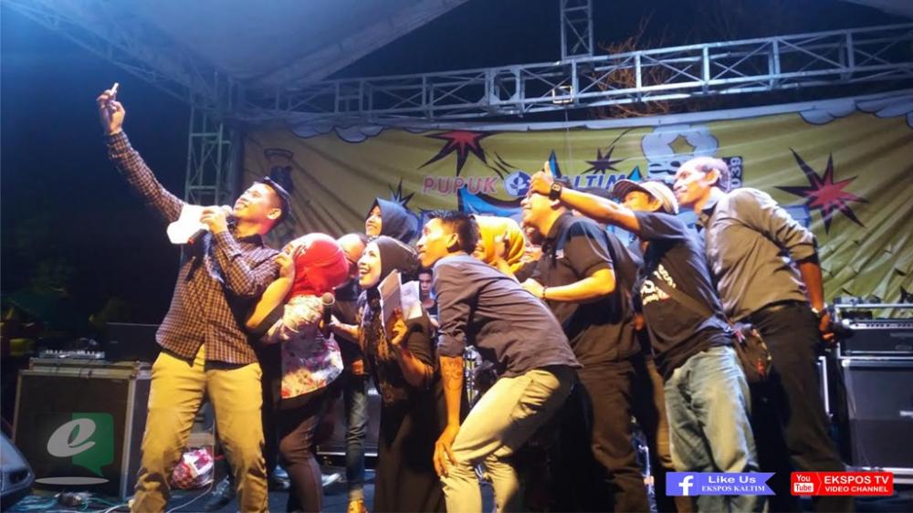 Panitia Pekan Raya Ajak Walikota Bontang Selfi di Panggung Spekta