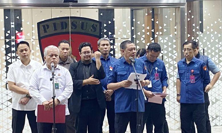 Kejagung Tetapkan Riza Chalid dan 8 Tersangka Baru dalam Skandal Minyak Pertamina