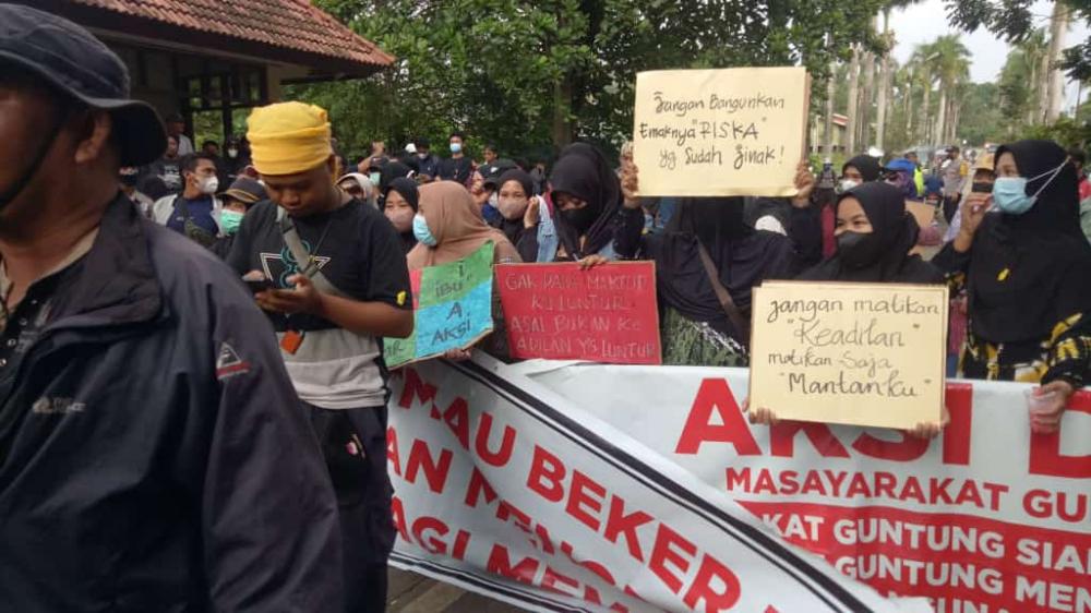 Ratusan Warga Guntung Gelar Demo Minta Diberdayakan PT Wika