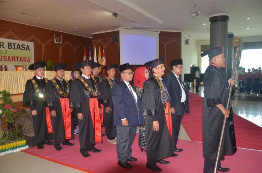 STIE Nusantara Wisuda Sarjana Baru