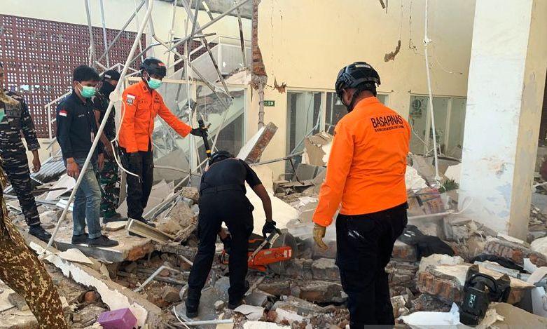 Korban Gempa M 7,7 di NTT Bertambah, Flores Paling Terdampak