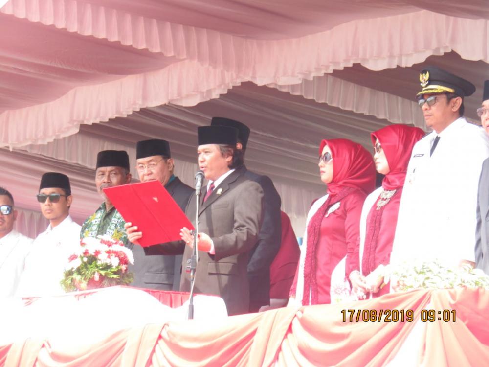 Nursalam Bacakan Teks Proklamasi Upacara HUT ke-74 RI di Bontang 