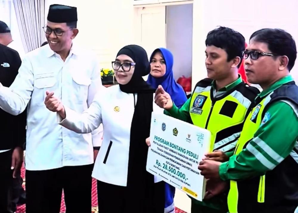 Wali Kota Neni Apresiasi Pasukan Kebersihan, 447 Paket Sembako Ramadan Dibagikan
