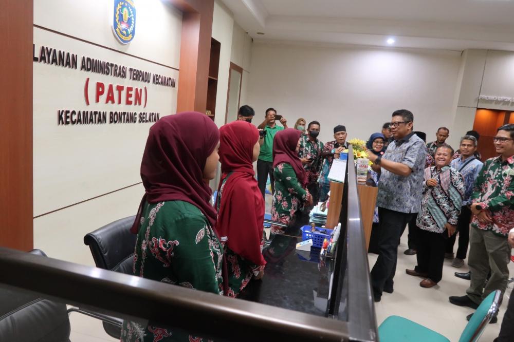 Wali Kota Bontang Launching Pelayanan Malam Kecamatan Bontang Selatan