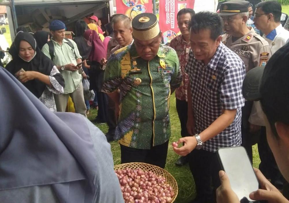 Pemkab Bone Gelar Pasar Murah di Cina