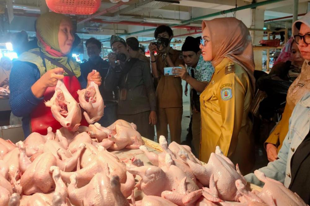 Wawali Bontang Najirah Pantau Harga Komoditas Jelang Idul Adha