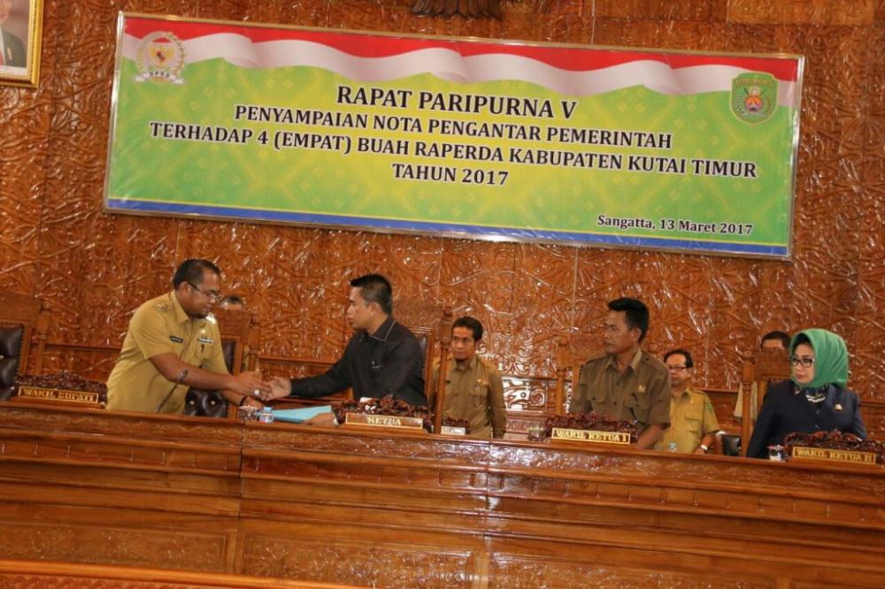 Paripurna Penyampaian Nota Pengantar Pemerintah Terhadap 5 Raperda