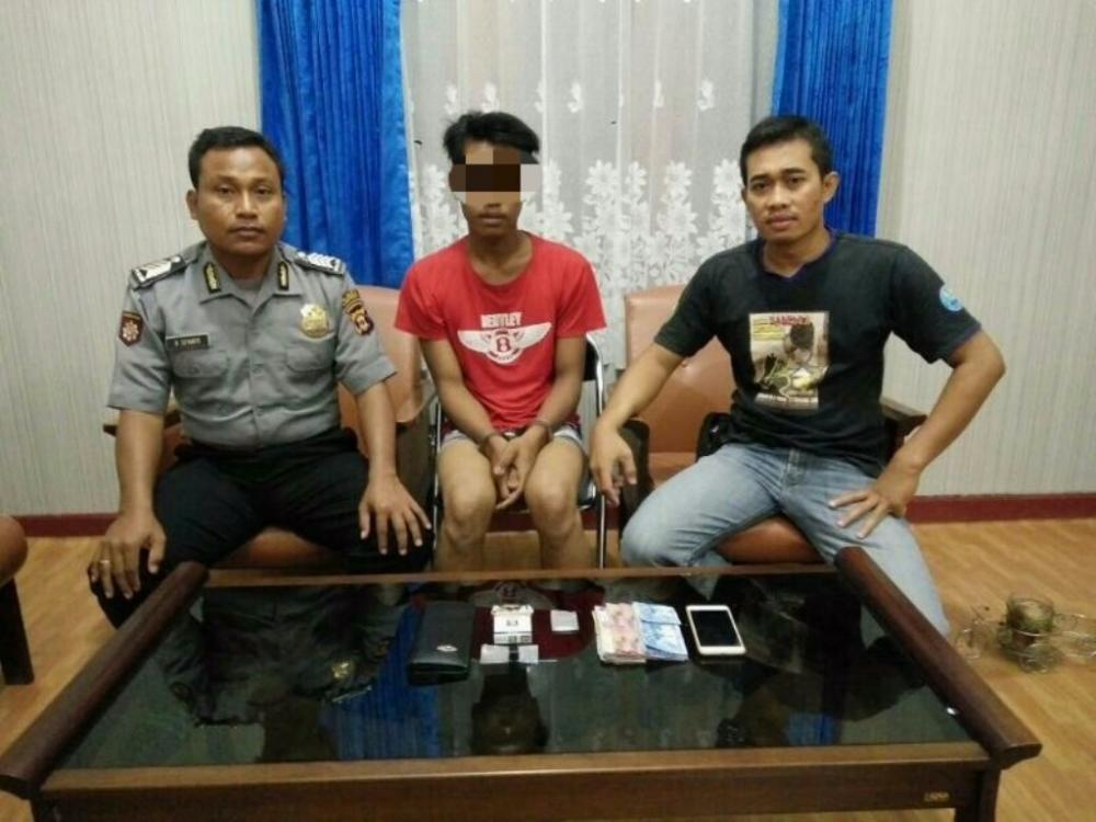 Tiga Orang Komplotan Pengedar Sabu Dicokok 