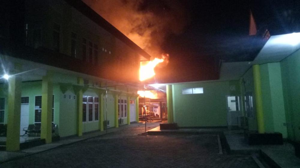 Dinkes Kutim Membara, Gudang Penyimpanan Dilalap Si Jago Merah