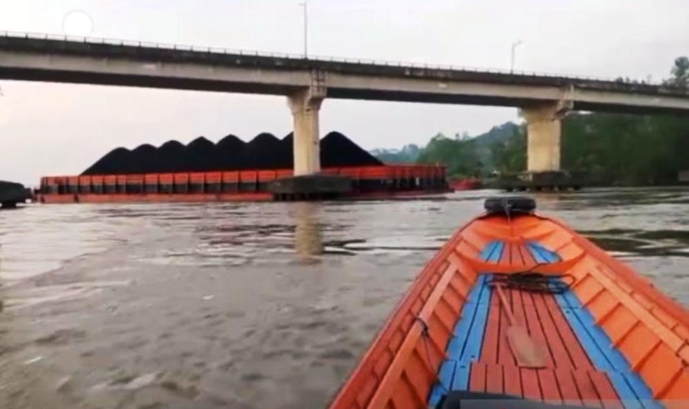 Jembatan Mahulu Berulang Kali Ditabrak Tongkang, DPRD Kaltim Bongkar Akar Masalah