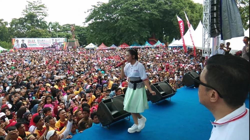 Semarak Millenial Road Safety Festival di Bone, Lapangan Merdeka Jadi Lautan Manusia