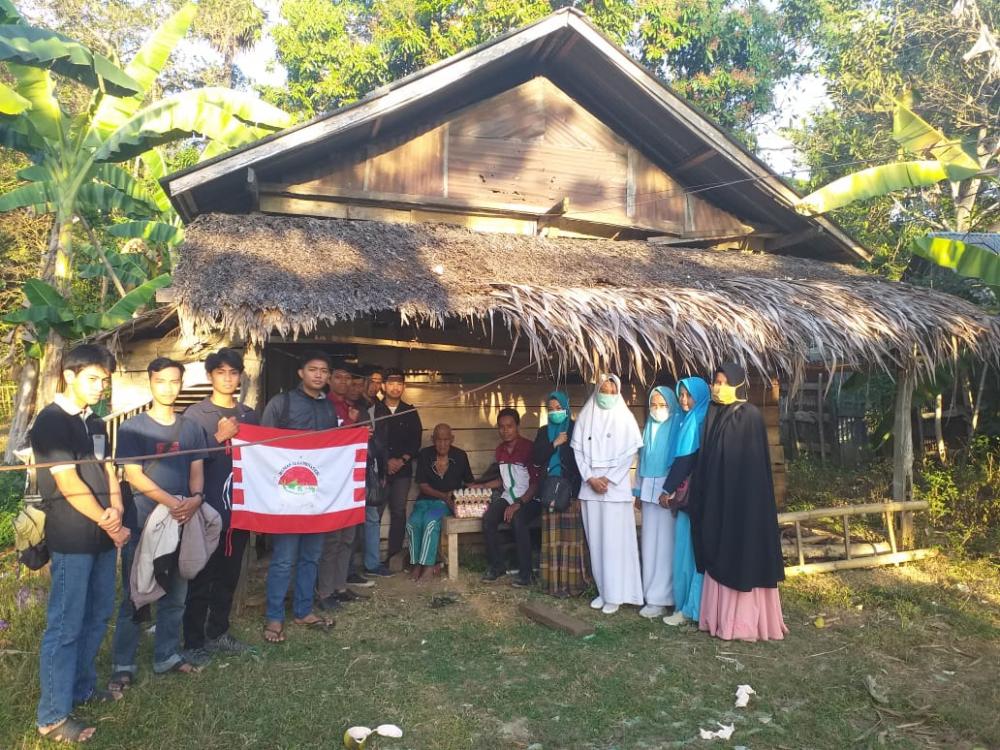 Peringati Usia Satu Dekade, DPC HI Bone Berbagi Sembako ke Kaum Dhuafa