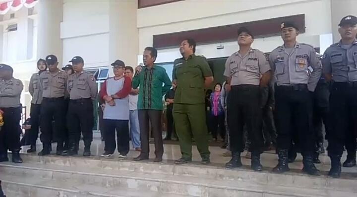 Asisten l DPRD Kutim Terima Aspirasi 1500 Buruh di Hari Mayday