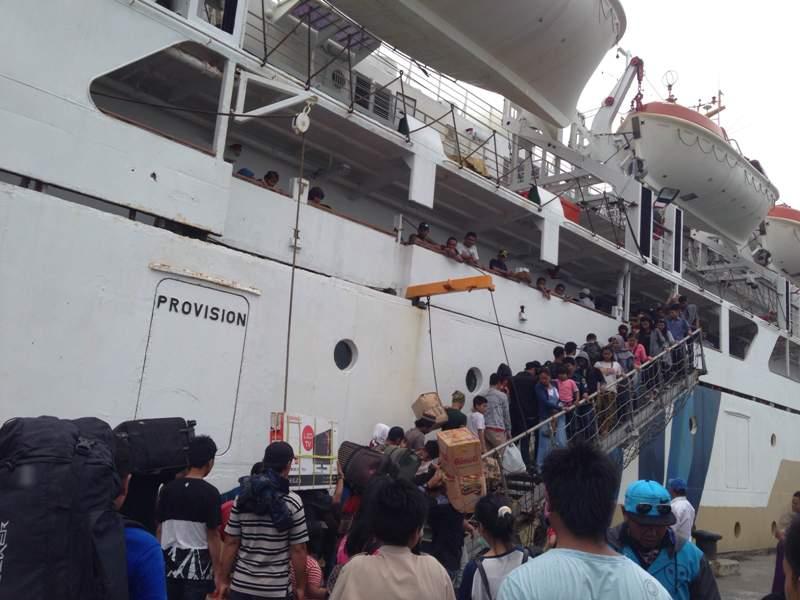 PELAYARAN TERAKHIR, PENUMPANG QUEEN SOYA MENINGKAT 20 KALI LIPAT