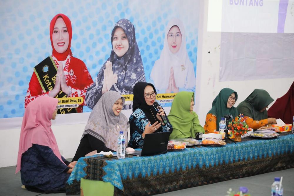 Najirah Buka Workhsop Implemetasi Kurikulum Merdeka Bagi Guru TK dan Paud di Bontang