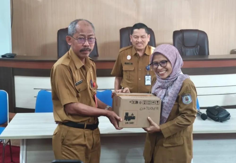 Pemkot Bontang Serahkan 1.651 Tablet untuk Percepat Digitalisasi Pembelajaran di SMP Negeri