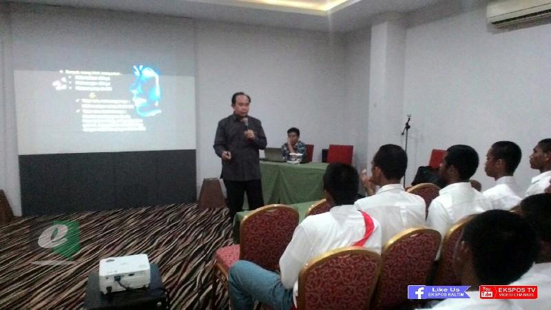 KETUA KKSS KALTIM BERIKAN MATERI KEPADA CAPASKIB KOTA BONTANG