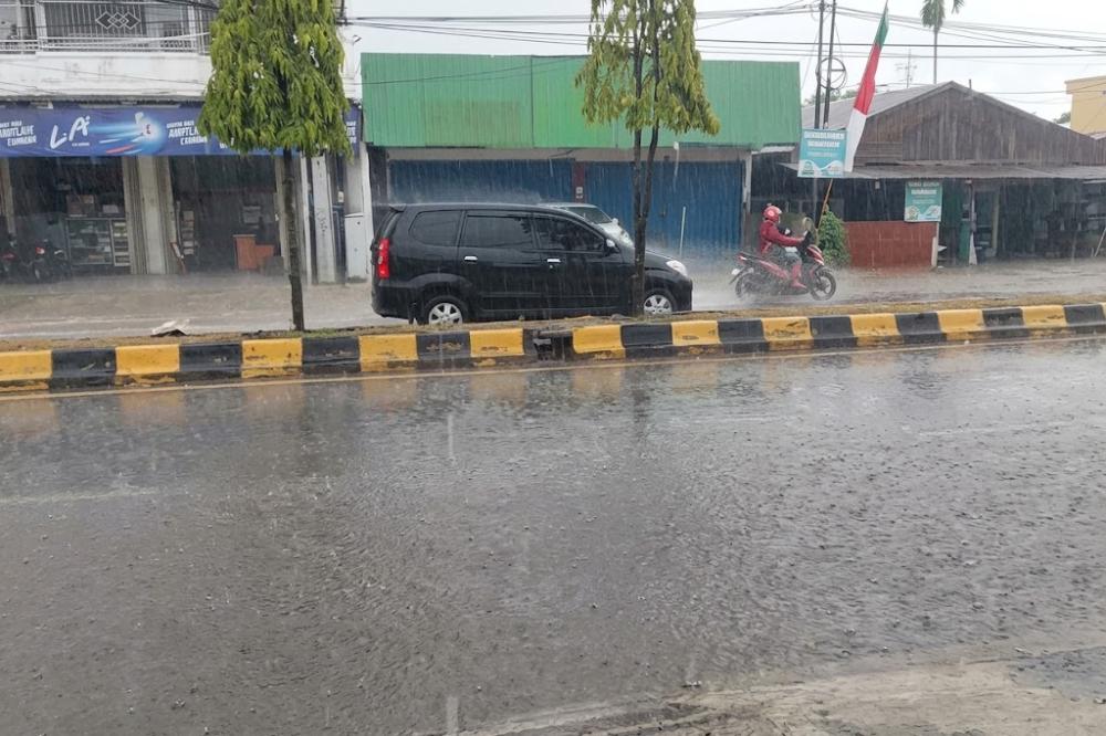 Cuaca Kalimantan Hari Ini: Hujan Mulai Turun, Kaltim dan Kalsel Masih Berjuang Melawan Asap