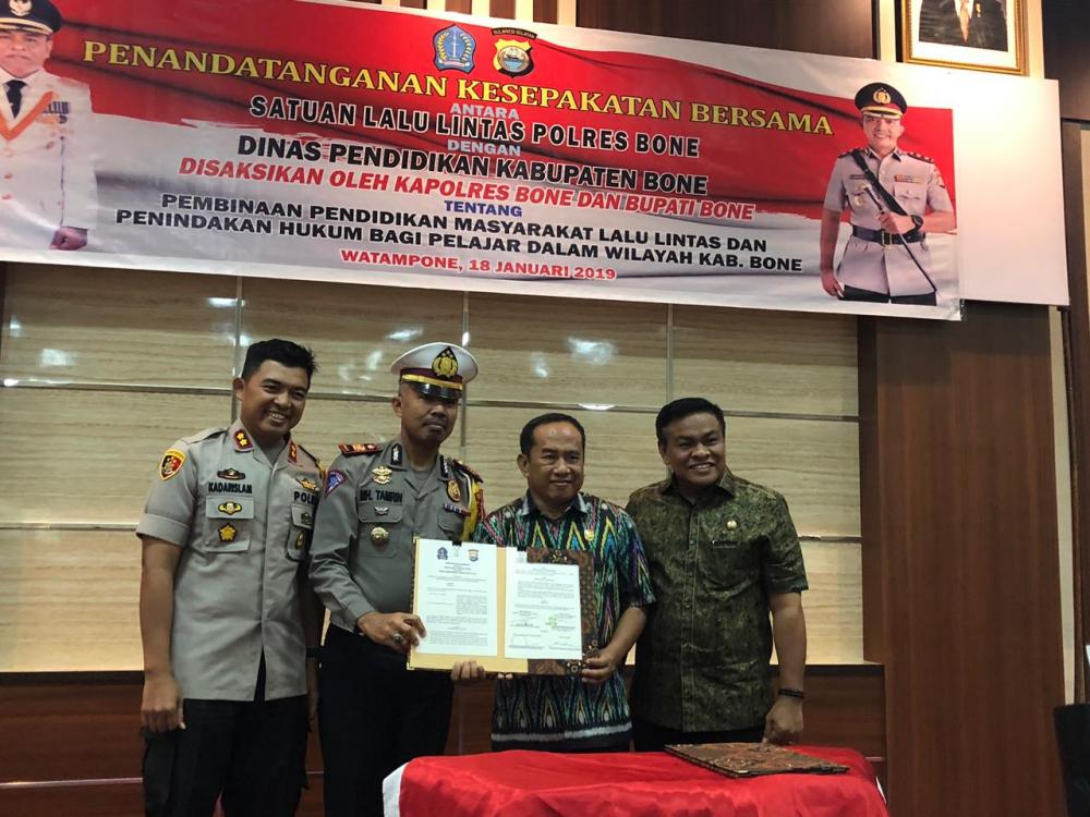 Polres dan Pemkab Bone Teken MoU Larangan Pelajar Berkendara