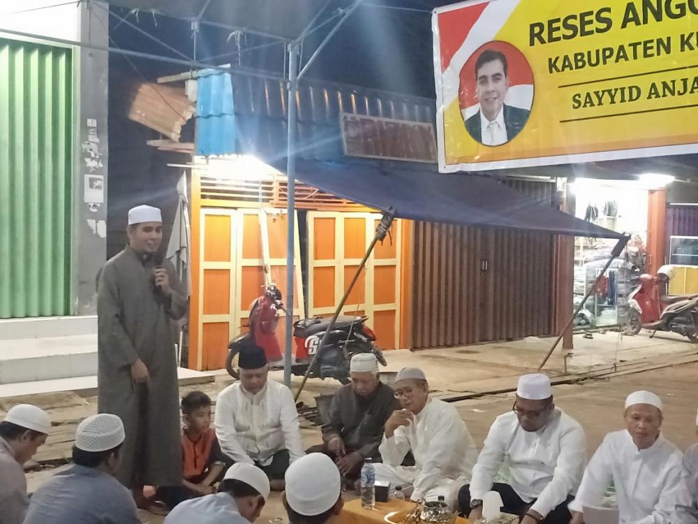 Dewan Kutim Serahkan Bantuan Mobil Operasional ke Masjid Mujahidin