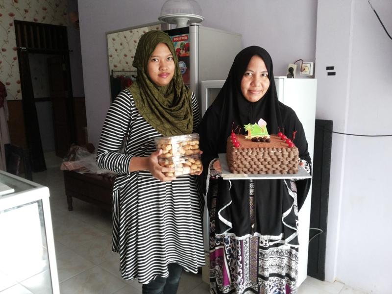 RAUP PUNDI RUPIAH DIBALIK MANISNYA KUE LEBARAN