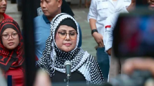 Takut Pingsan, Alasan Elvy Sukaesih Belum Jenguk Dhawiya