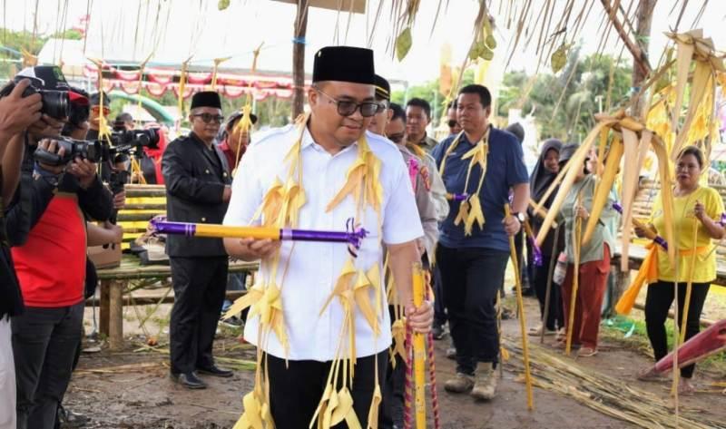 Cerau Menamang Kanan, Tradisi Desa yang Jadi Daya Tarik Kukar