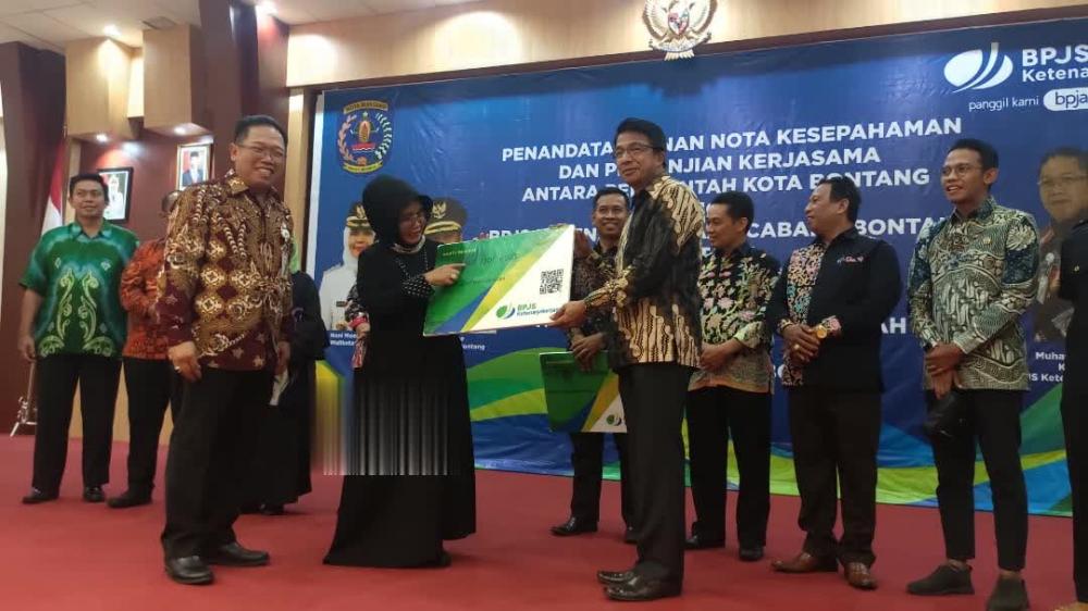 Camat Bontang Selatan Apresiasi Kepedulian Pemkot ke Pengurus RT