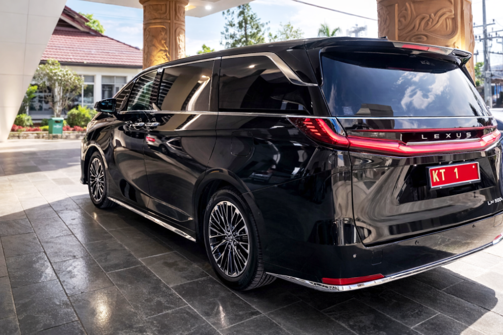 Saat Daerah Mengaku Terbatas Anggaran, Mobil Dinas Rp8,5 Miliar untuk Gubernur Kaltim Jadi Sorotan