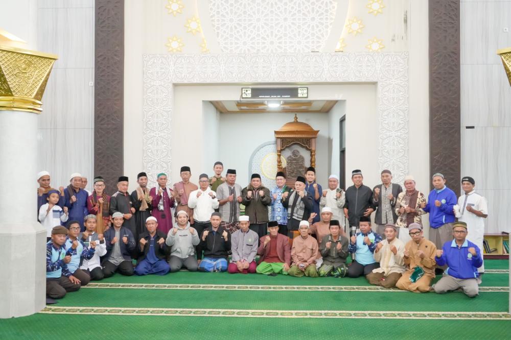 Subuh di Masjid Terapung, Agus Haris Ajak Warga Makmurkan Masjid dan Hidupkan Gotong Royong