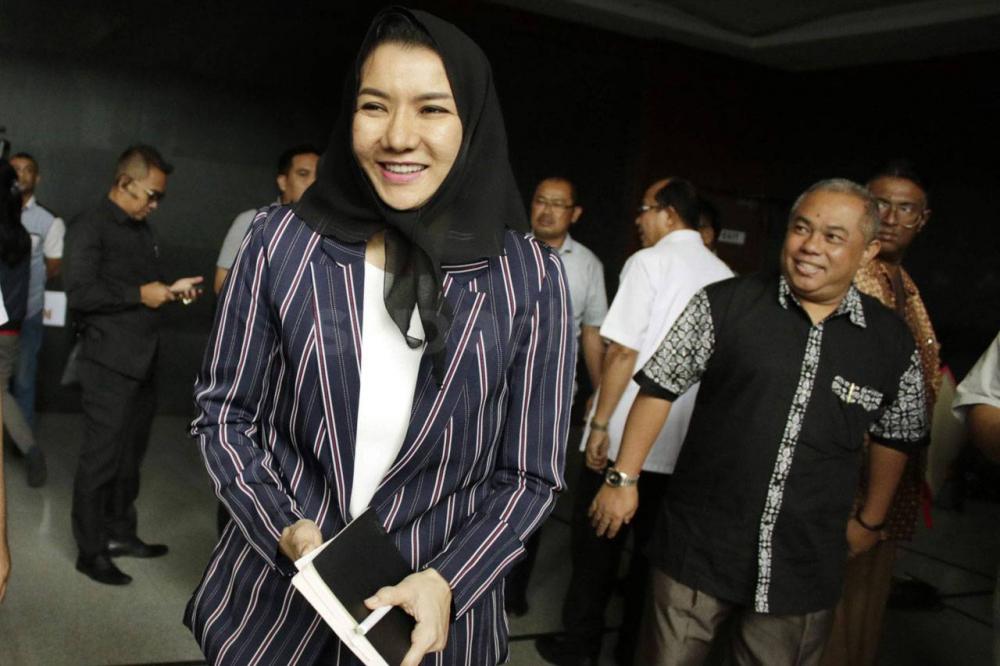 Saksi Sebut Ada Pemberian Rp 5 Miliar Untuk Bebaskan Ayah Bupati Rita di KPK