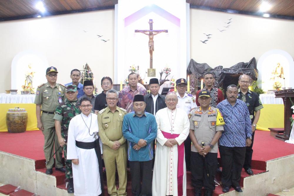 Misa Natal 2018, Aparat Jaga Ketat Gereja Oikumene Samarinda 