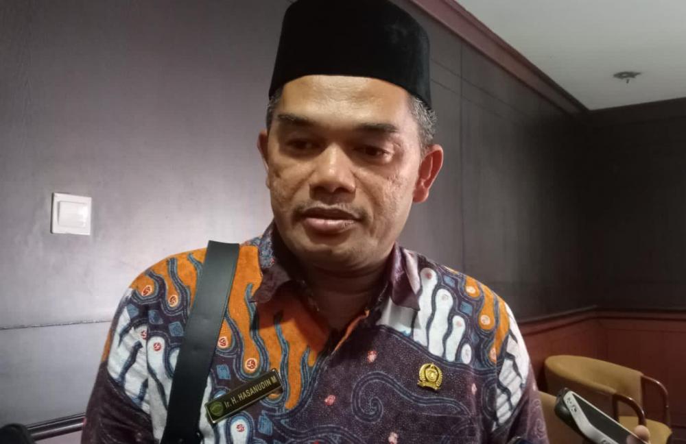 Hasanuddin Minta Pemerintah Daerah Berikan Perhatian Terhadap Pendidikan
