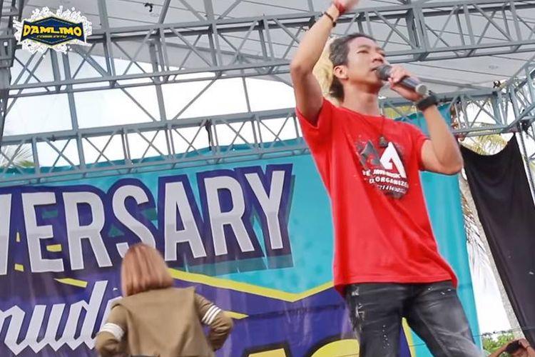 Cerita Dibalik Viralnya Jargon Dangdut "Tarik Sis, Semongko"