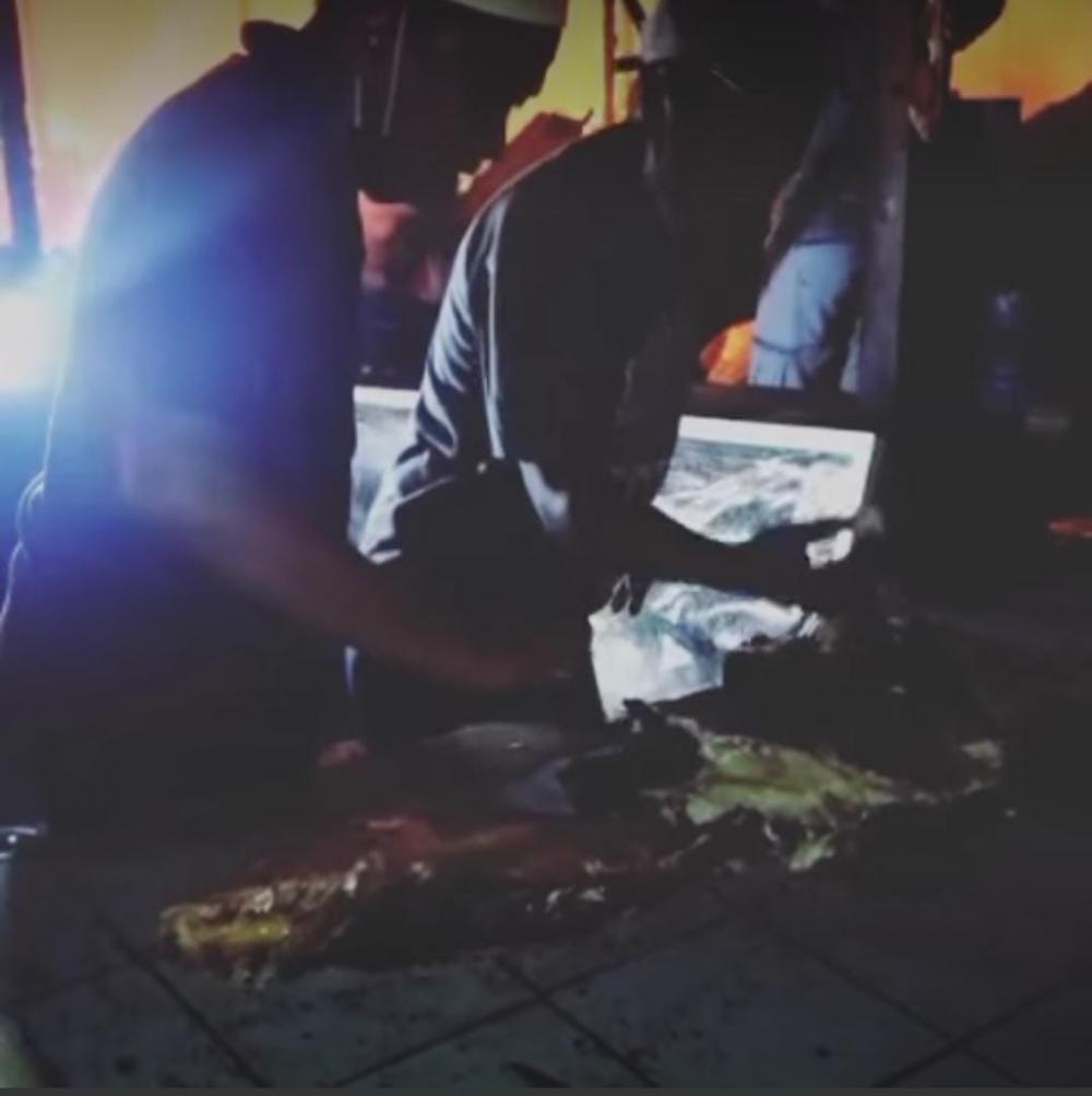 Aksi Warga Ini saat Kebakaran Pasar Loktuan Bontang Bikin Tepuk Jidat