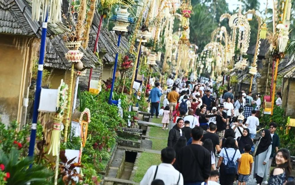 Gaduh Studi Kades Giripurwa ke Bali, Camat Penajam Pasang Badan