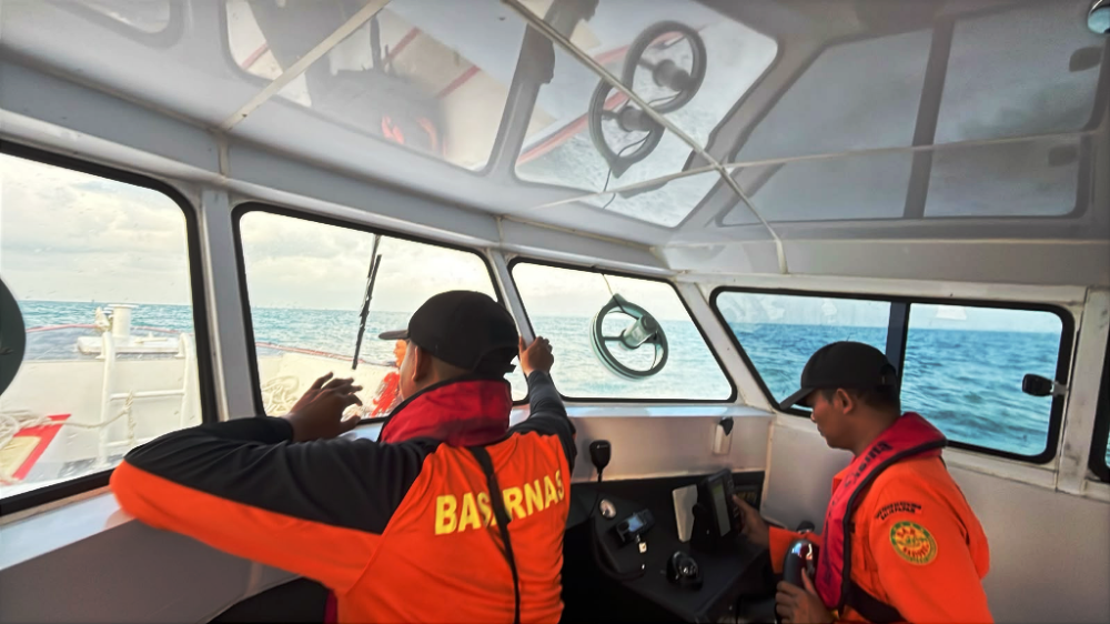 Penumpang KM Bukit Siguntang Diduga Lompat ke Laut 